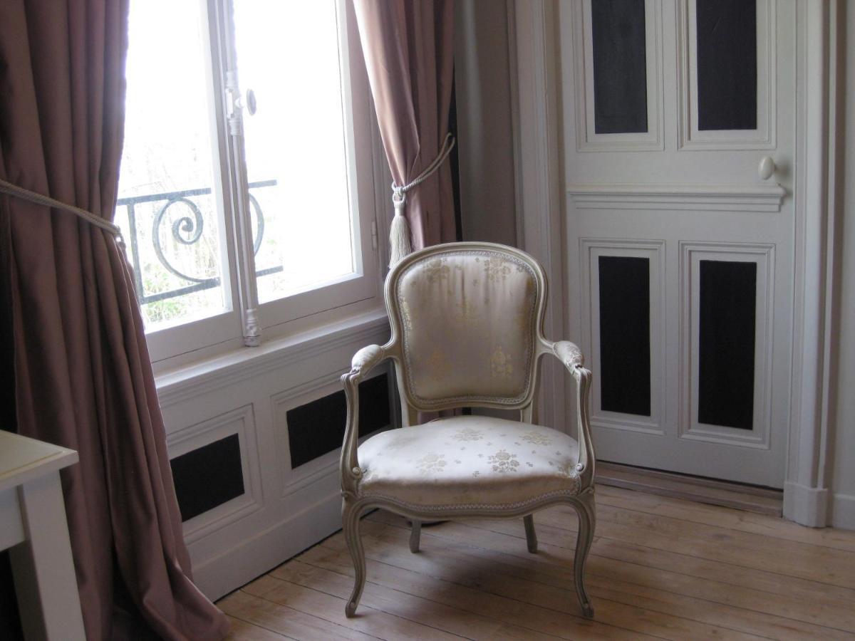 Chateau De Launay Mery-Corbon Room photo