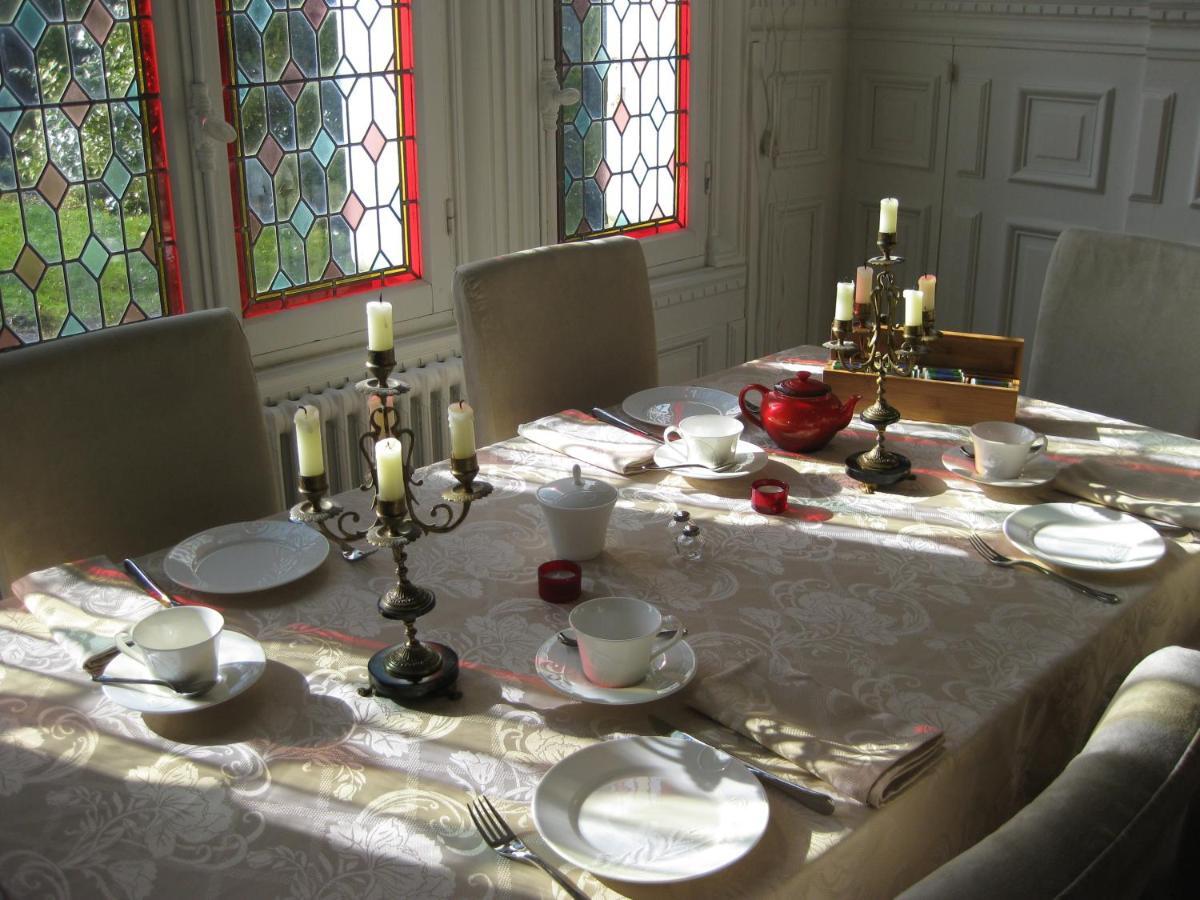 Chateau De Launay Mery-Corbon Exterior photo